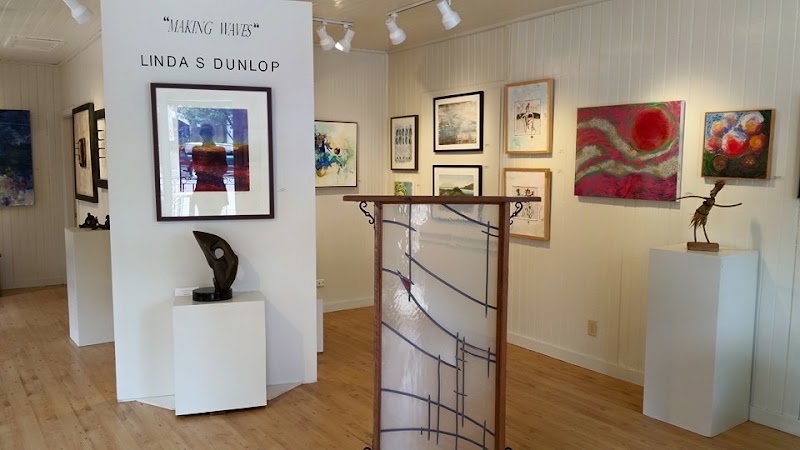 Gallery 621 photo 4