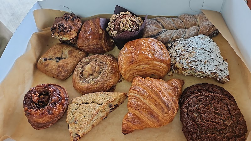 Good Earth Int'l Bakehouse photo 2