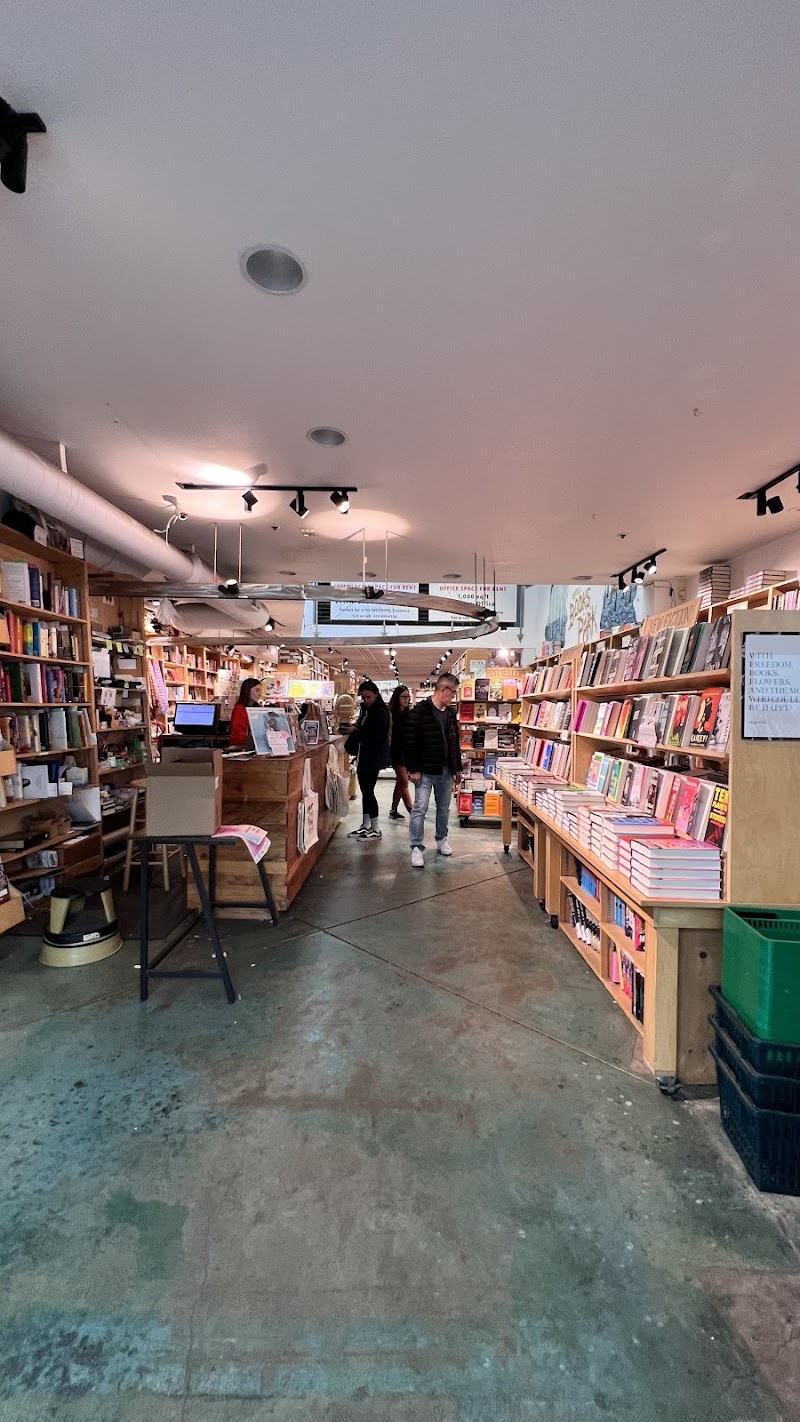 Green Apple Books on the Park photo 3