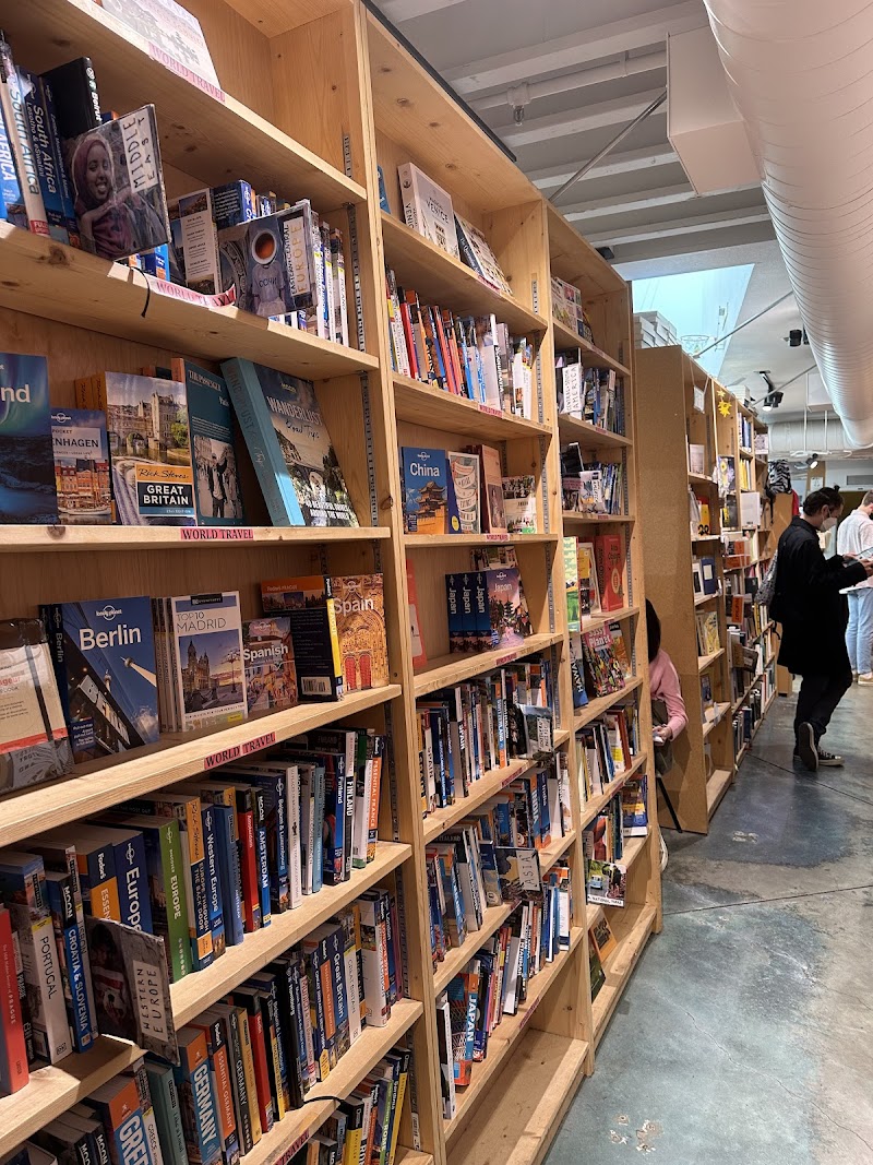 Green Apple Books on the Park photo 4