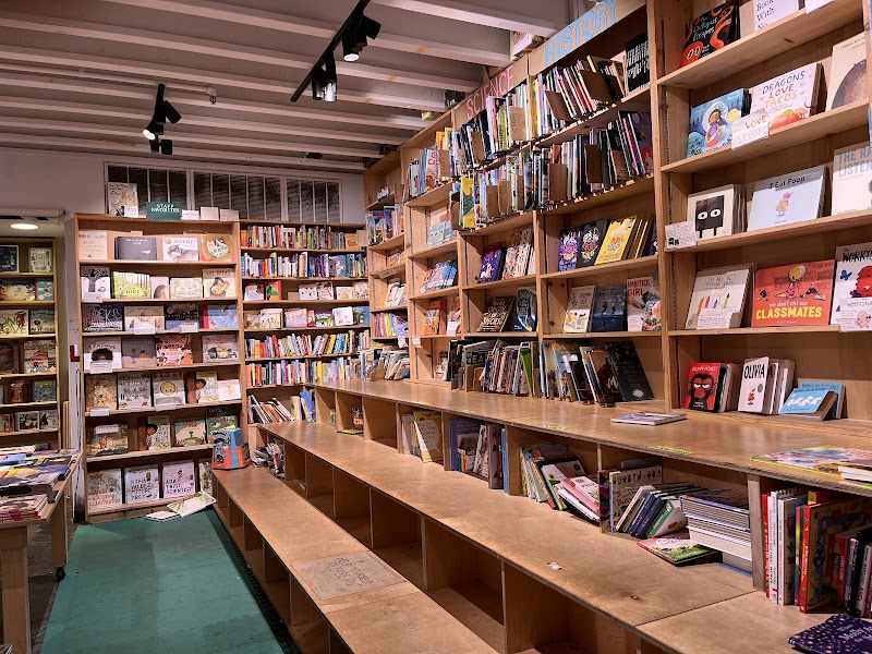 Green Apple Books on the Park photo 5