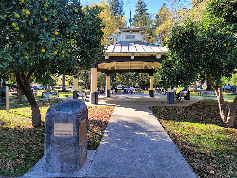 Healdsburg Plaza photo 2