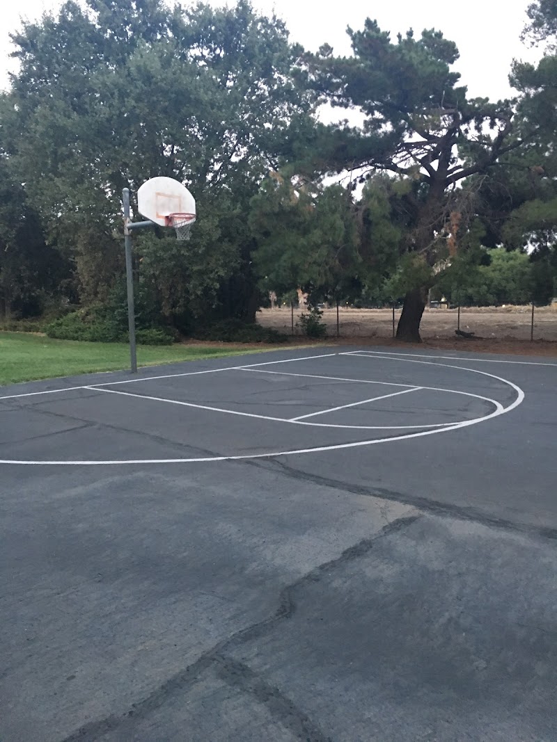 Beelard Park photo 3