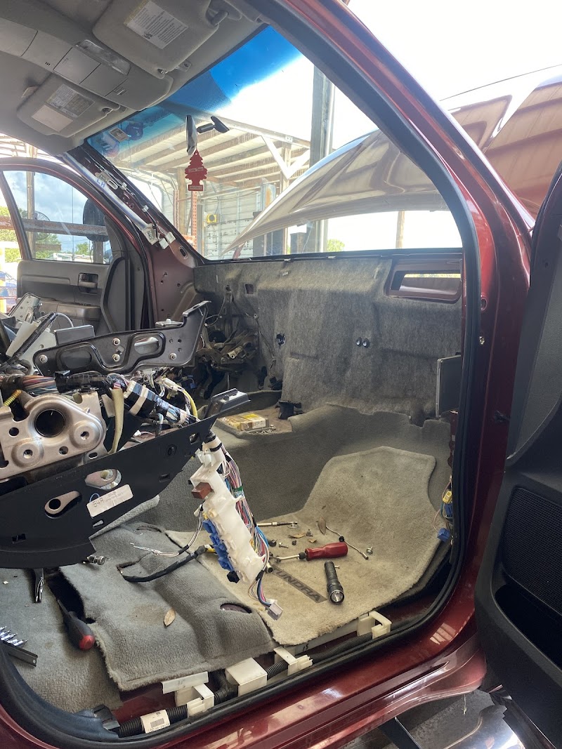 10,000 RPM Auto Repair LLC photo 2