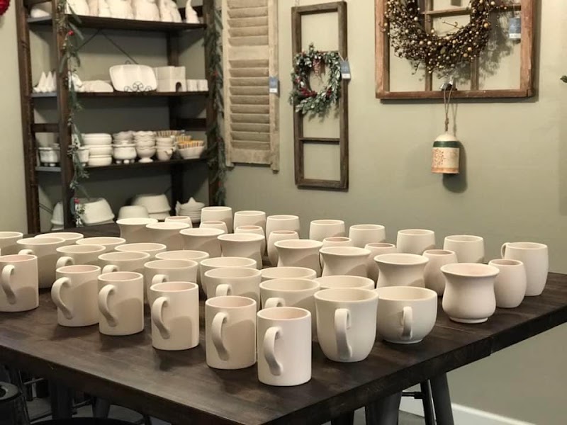 Auzalu's Artisan Market and Pottery Studio photo 4