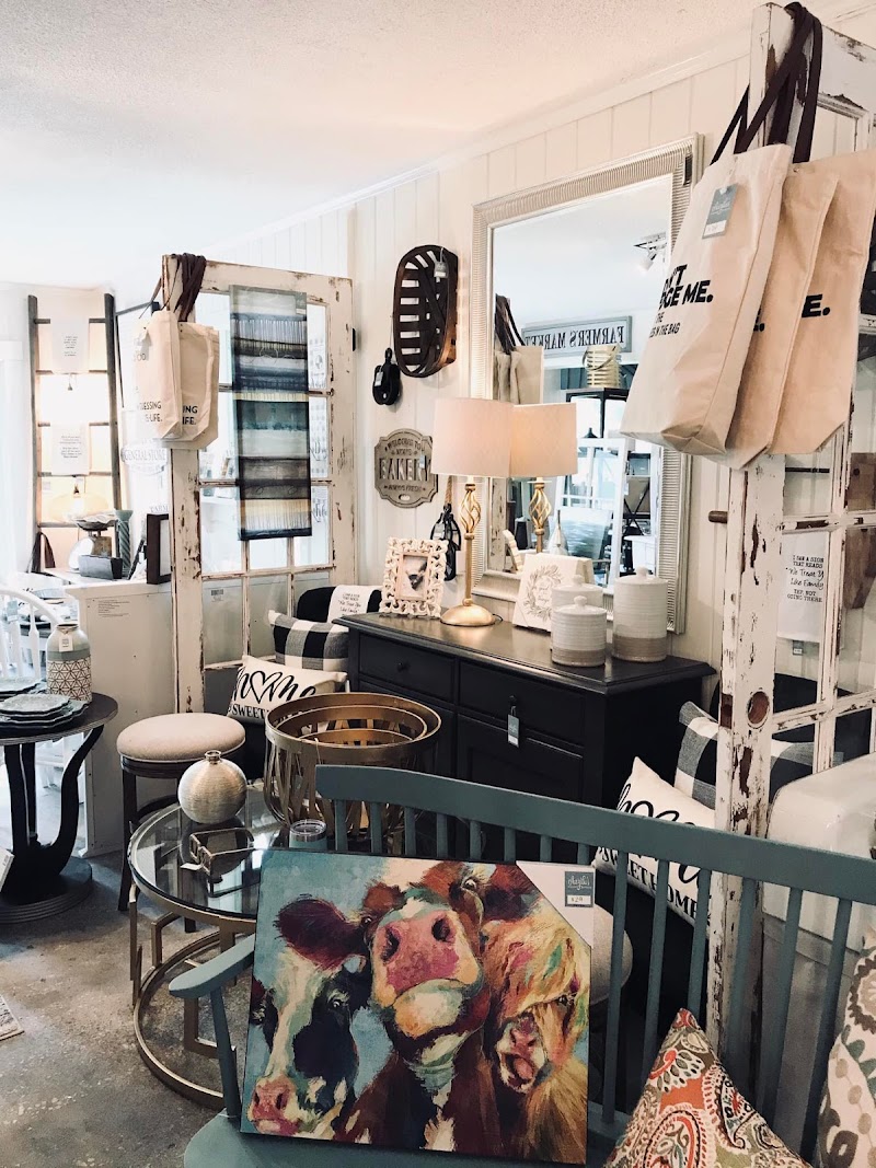 Auzalu's Artisan Market and Pottery Studio photo 3