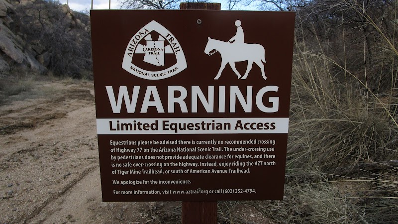 American Avenue Trailhead gated photo 4