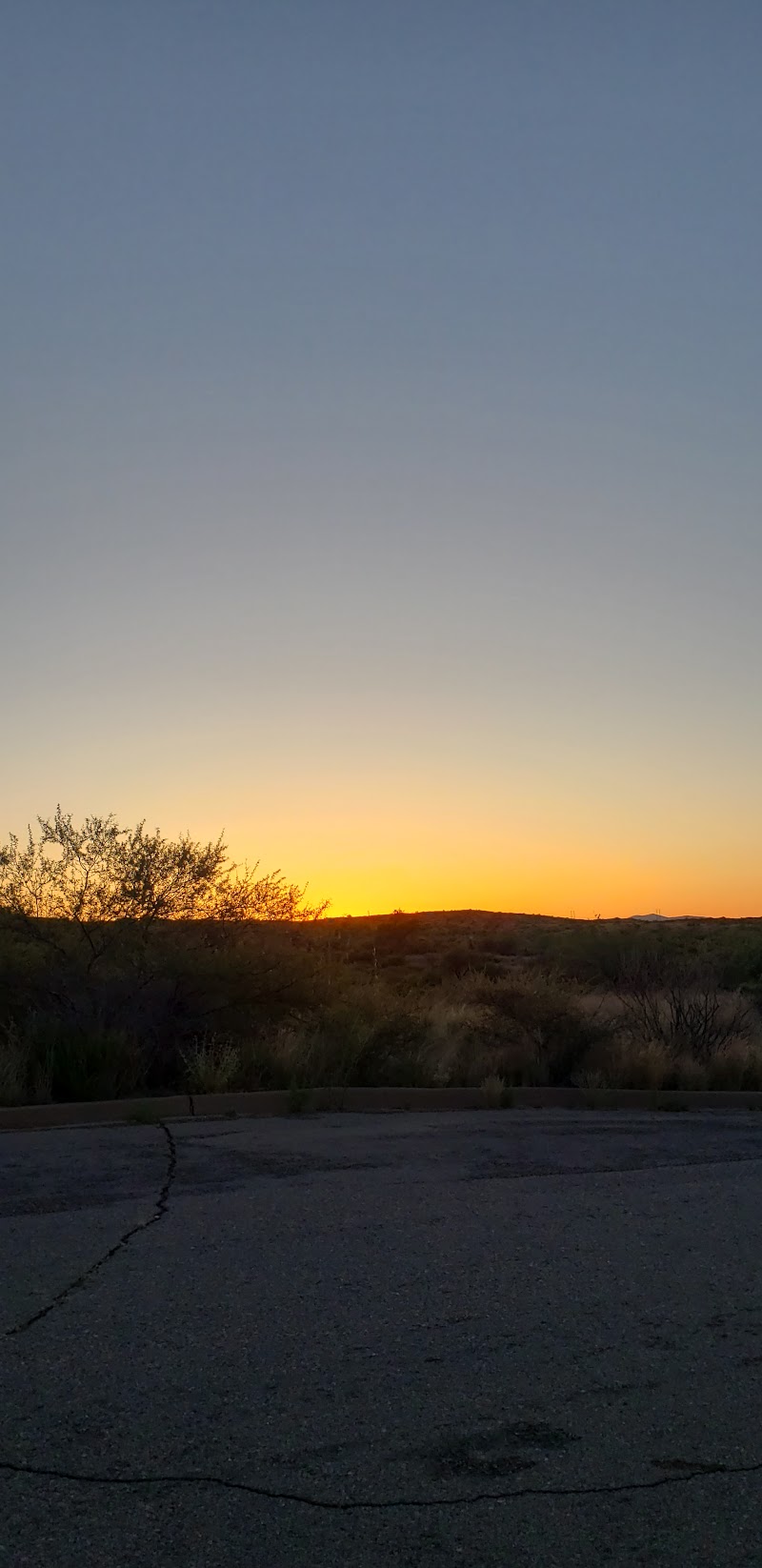 American Avenue Trailhead gated photo 5