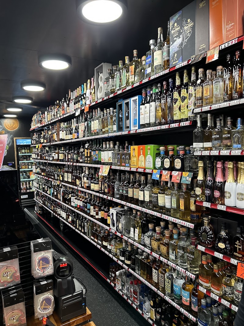 Liquor Hub photo 4