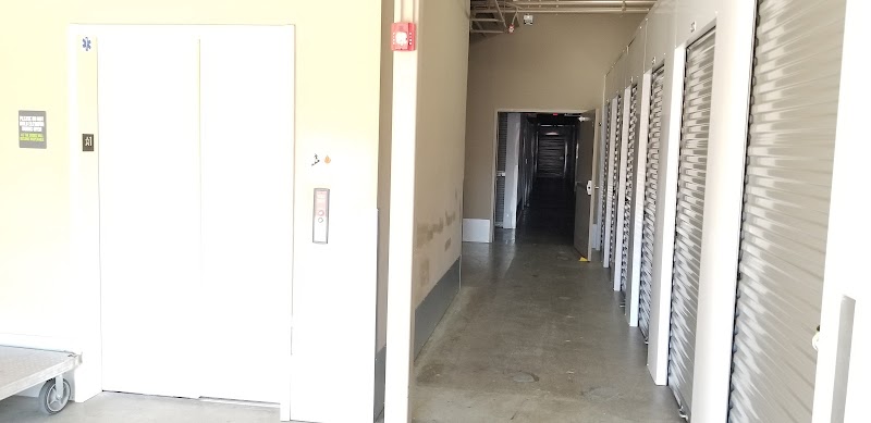 Devon Self Storage Sacramento, California photo 4