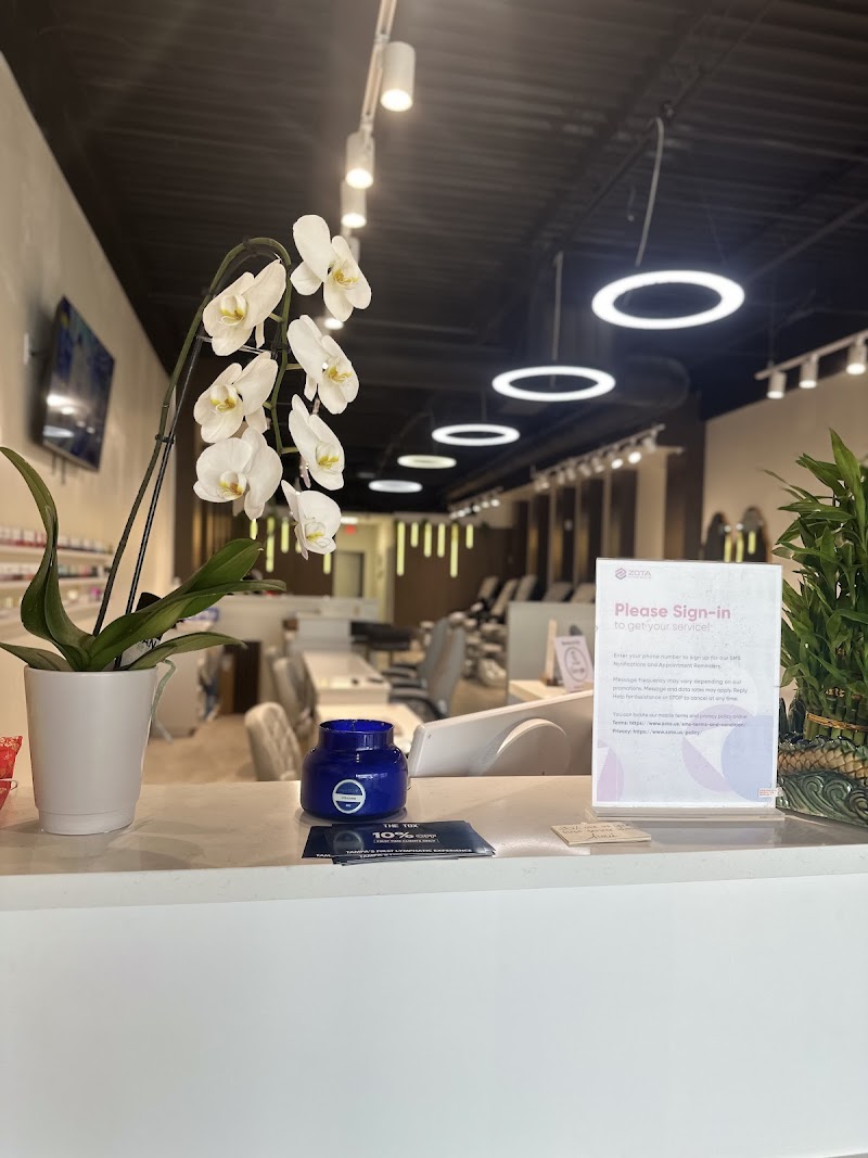 Glo Nail Bar