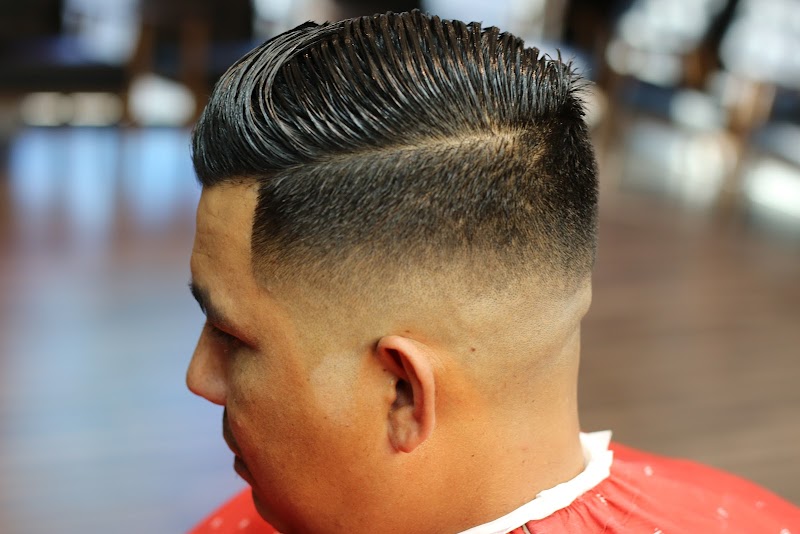 NEW LEVEL BARBERSHOP DIXON photo 3
