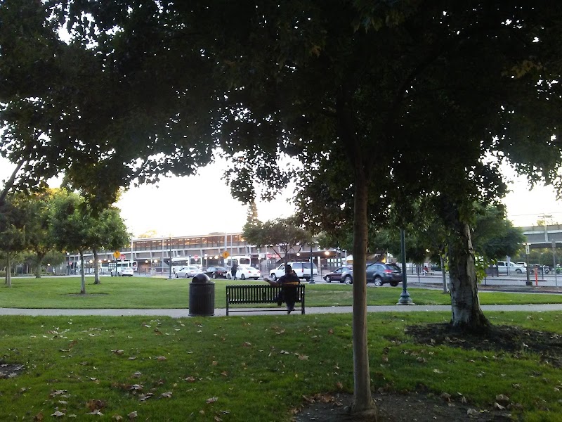 Hayward BART photo 2