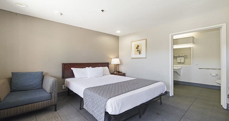 Budget Inn and Suites photo 2