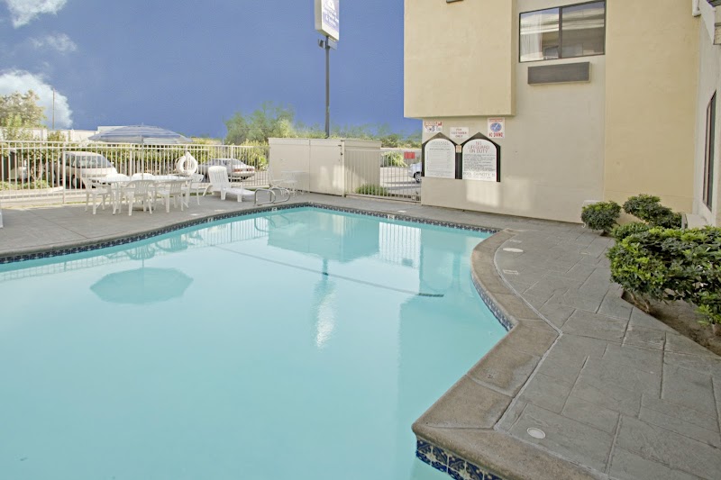 Budget Inn and Suites photo 3