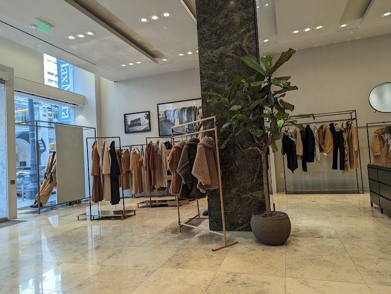 Max Mara photo 2