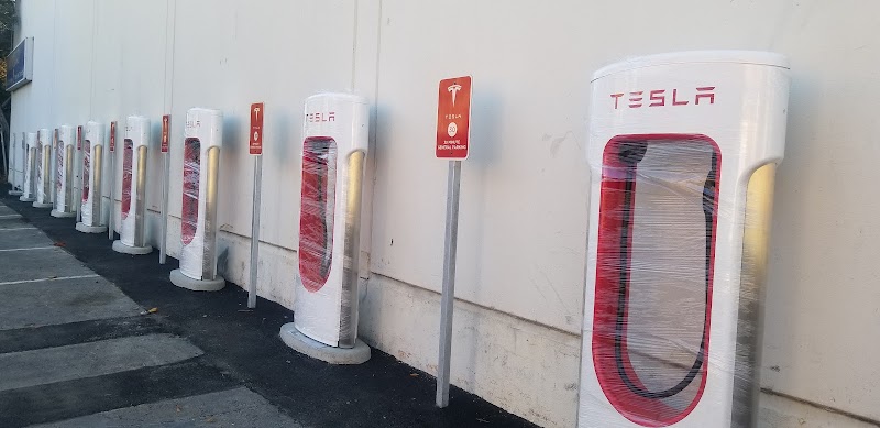 Tesla Destination Charger photo 4