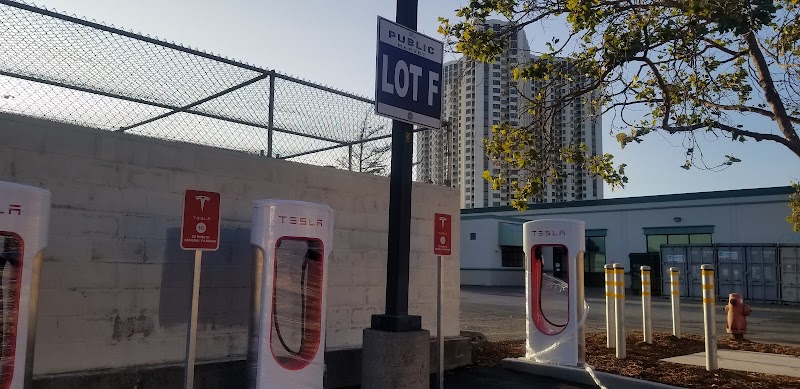 Tesla Destination Charger photo 2