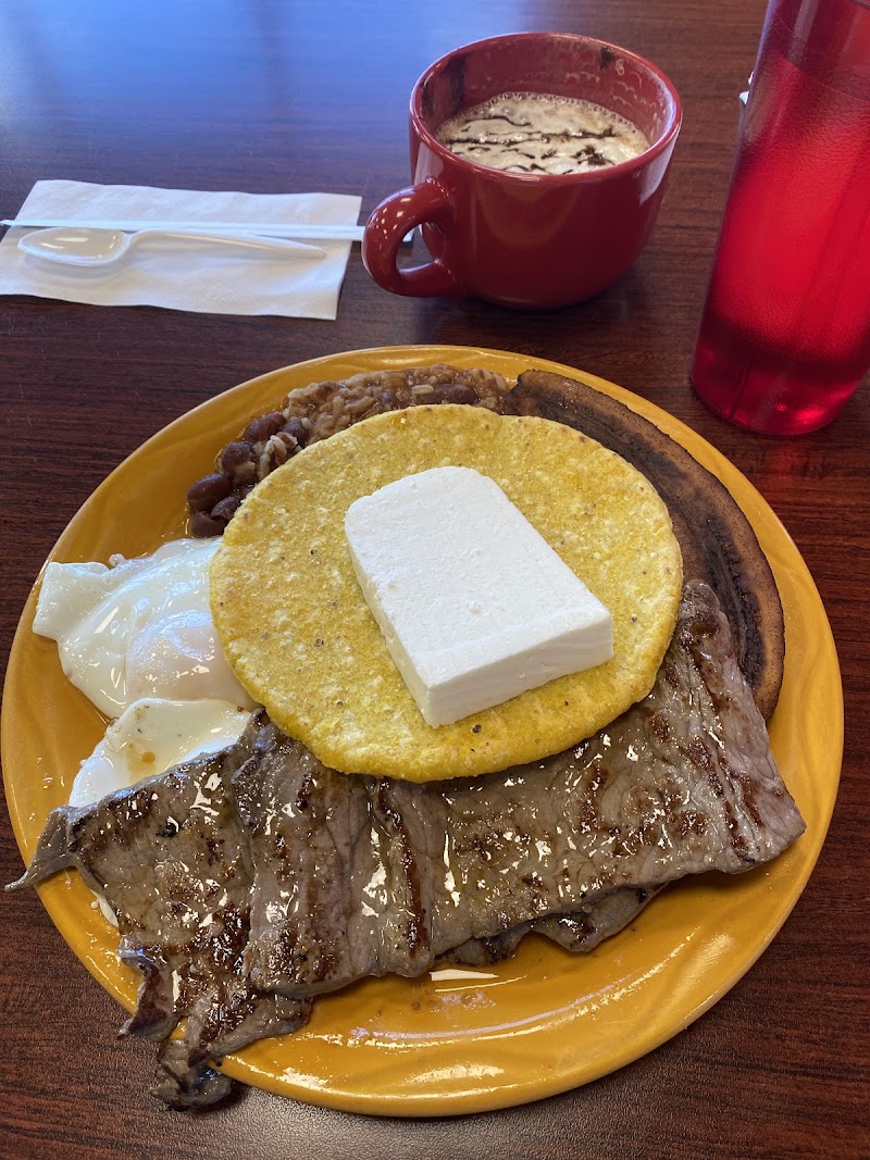 Café & Sabor Bakery and Restaurant photo 4