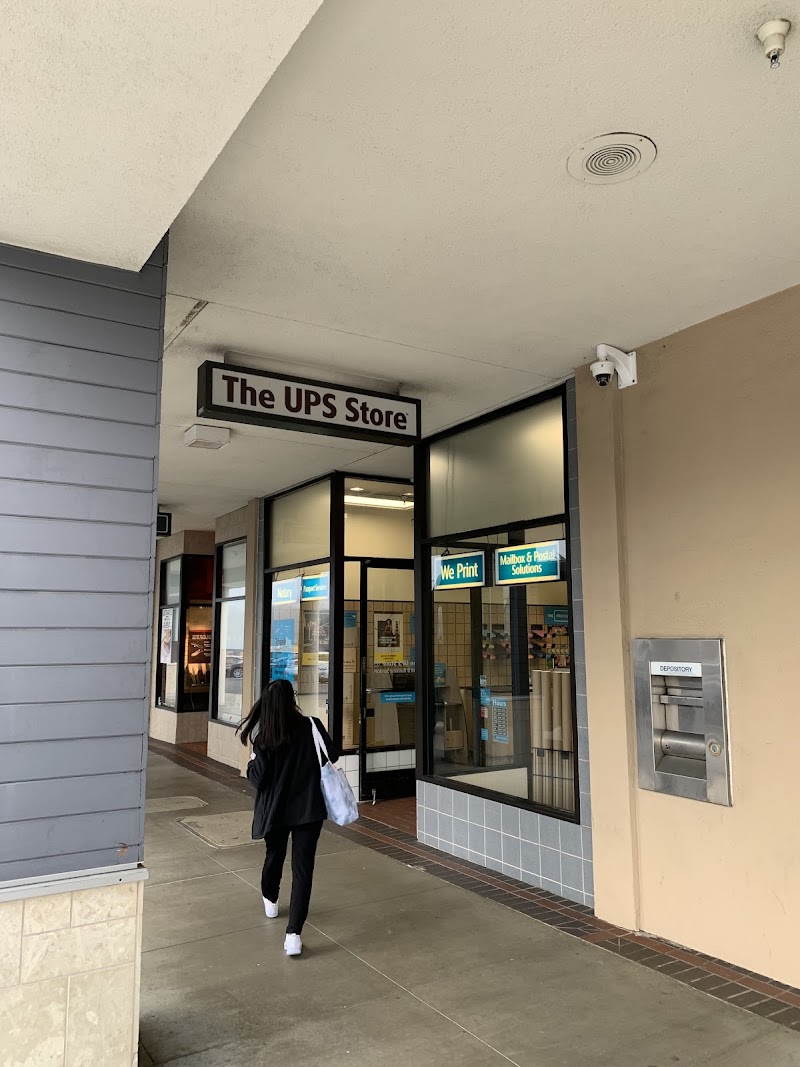 The UPS Store photo 4