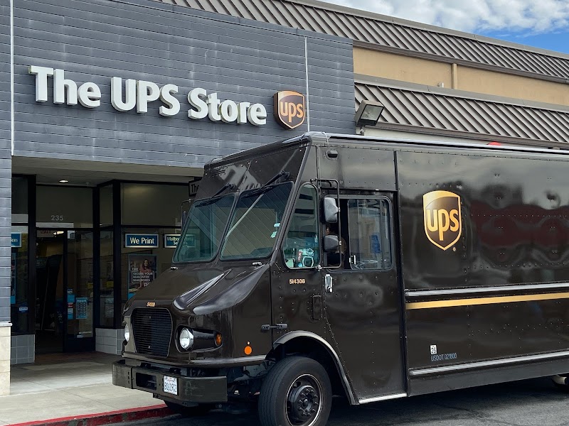 The UPS Store photo 5