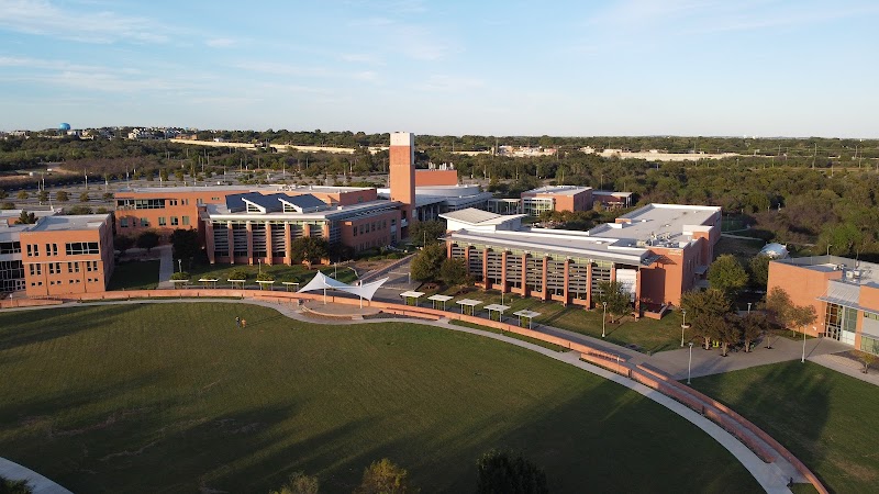 Northeast Lakeview College photo 2