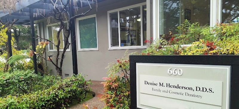Photo of Dr. Denise M. Henderson, DDS