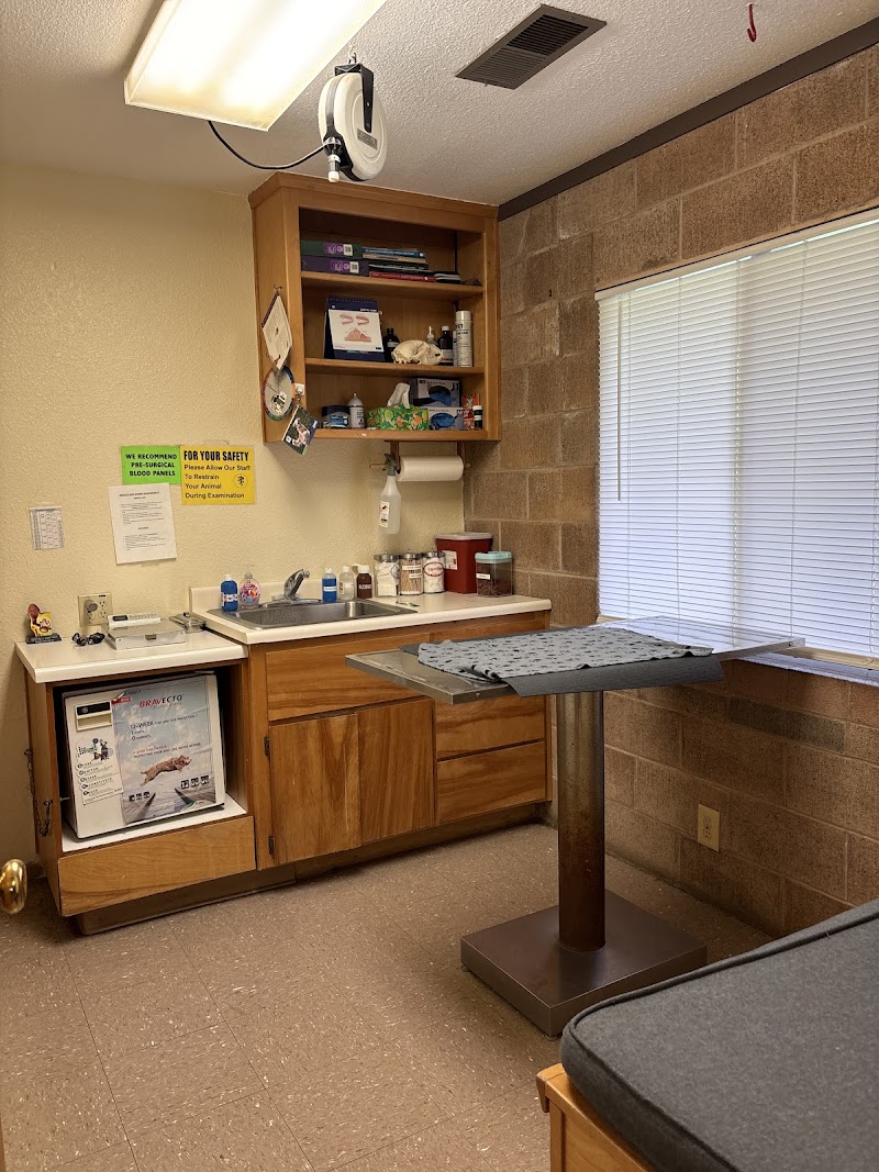 Dixon Veterinary Clinic photo 2