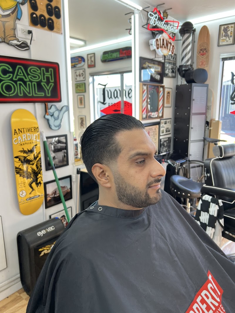 Juanelo’s Barbershop & Shave Parlor photo 3
