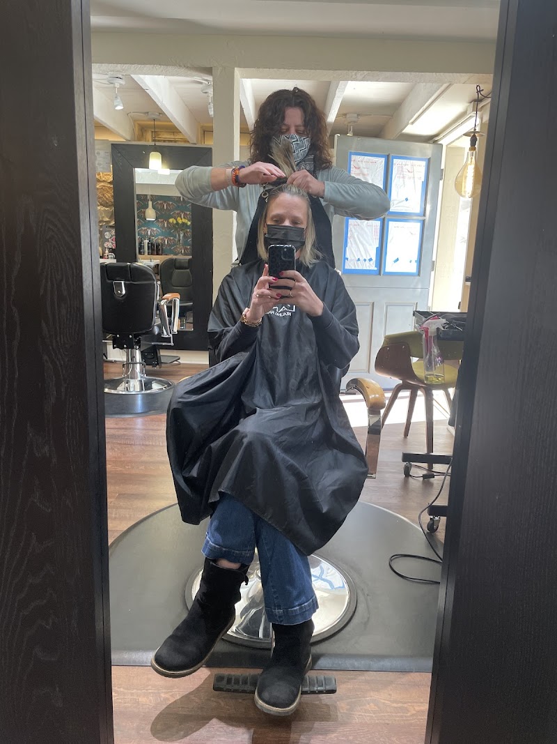 Monarch Salon photo 2