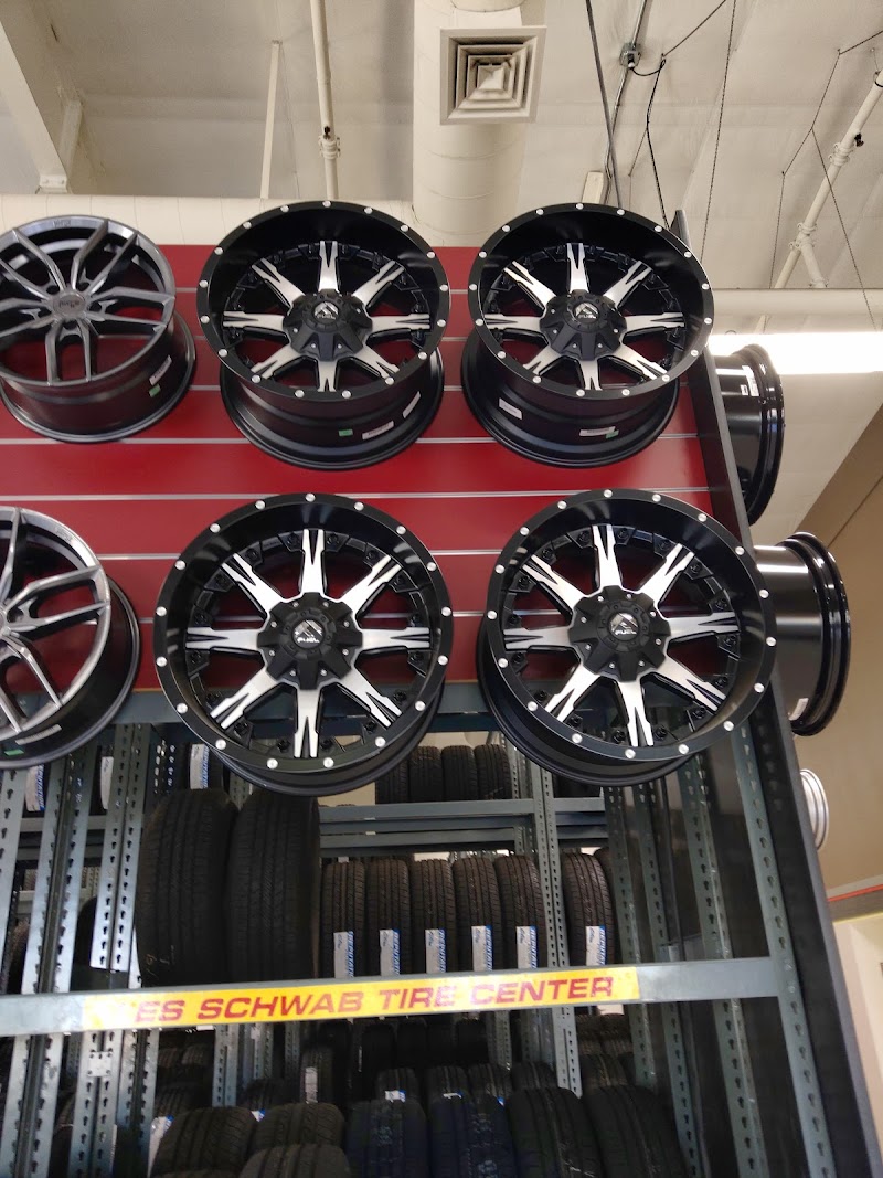 Les Schwab Tire Center photo 3