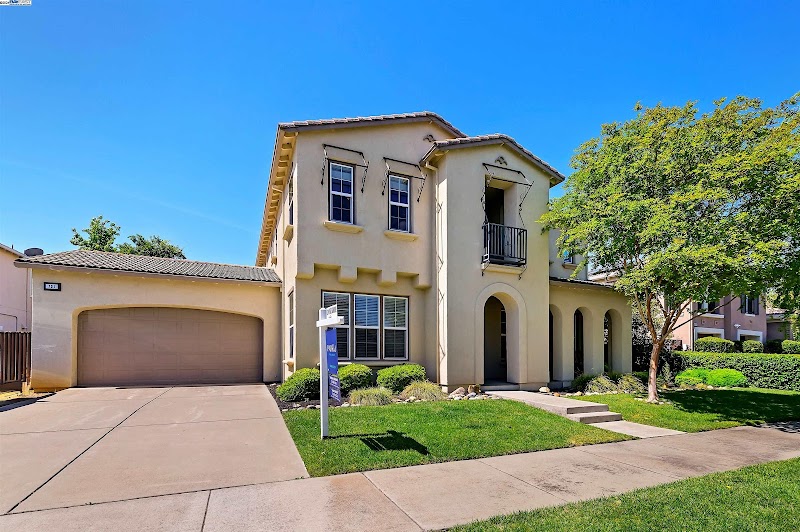 Susan Schall, Fabulous Properties, Park46 Real Estate photo 2