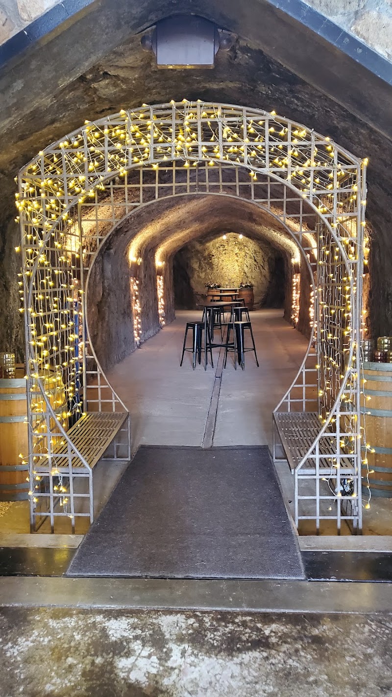 Hans Fahden Vineyards photo 4