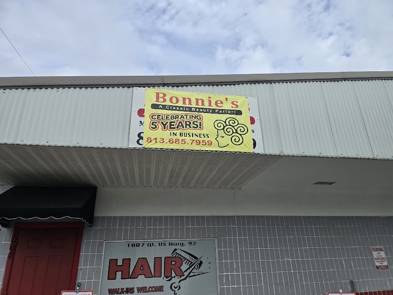 Bonnie's A Classic Beauty Parlor photo 2