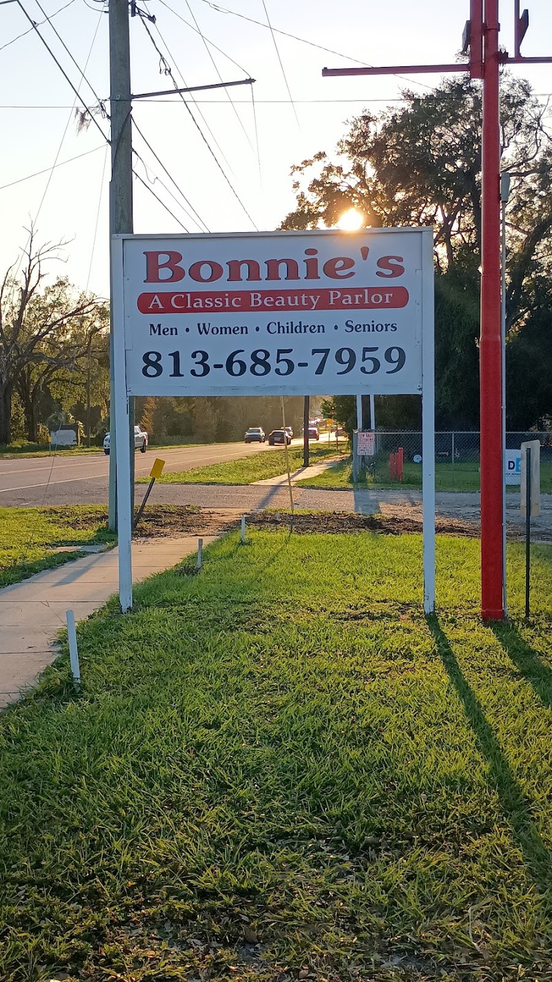 Bonnie's A Classic Beauty Parlor photo 4