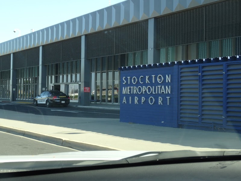 Stockton Metropolitan Airport photo 3