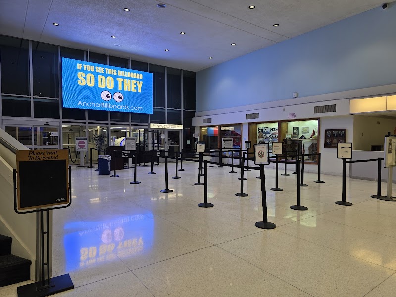 Stockton Metropolitan Airport photo 2