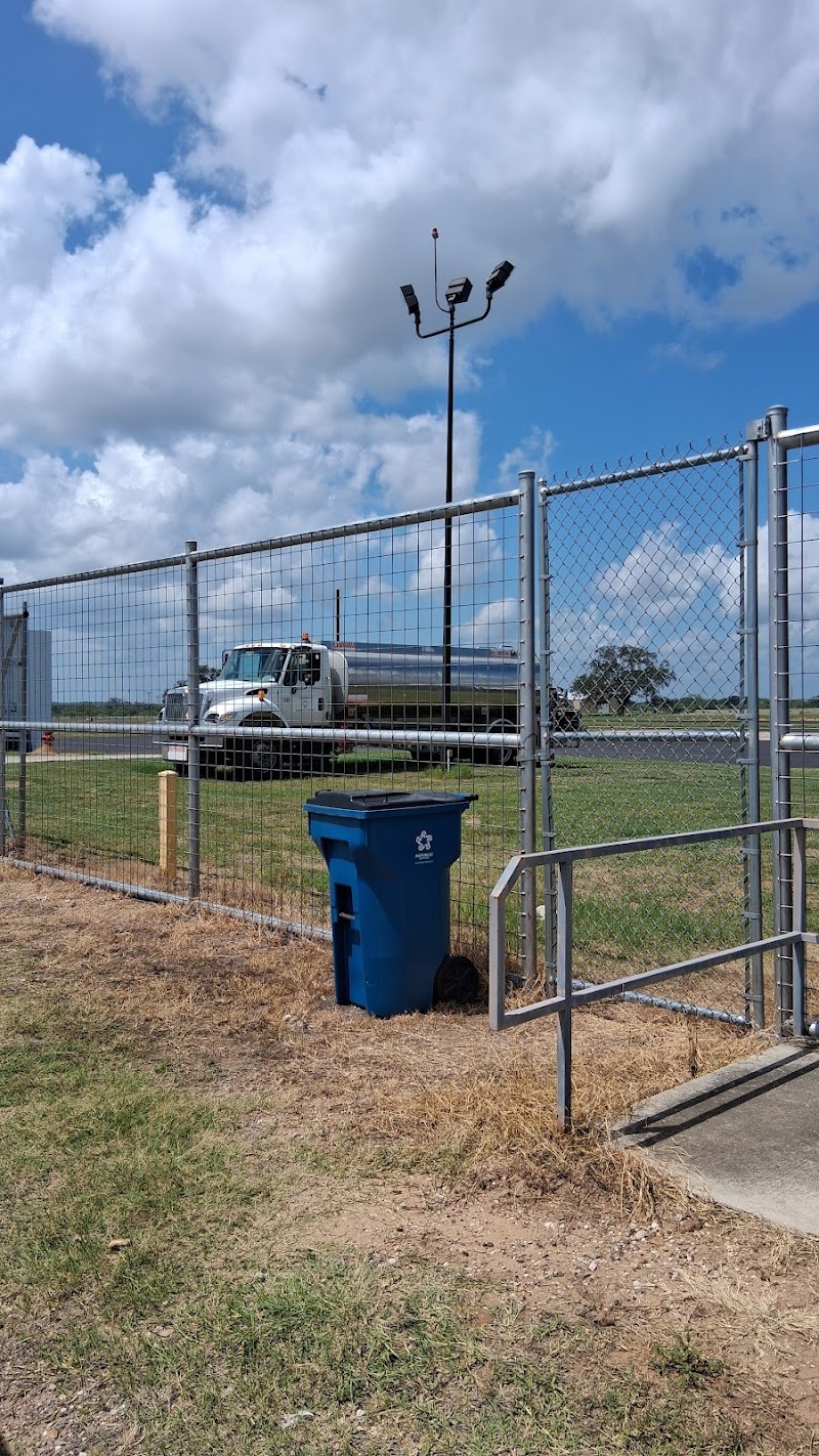 Pleasanton Municipal Airport (PEZ/KPEZ) photo 5