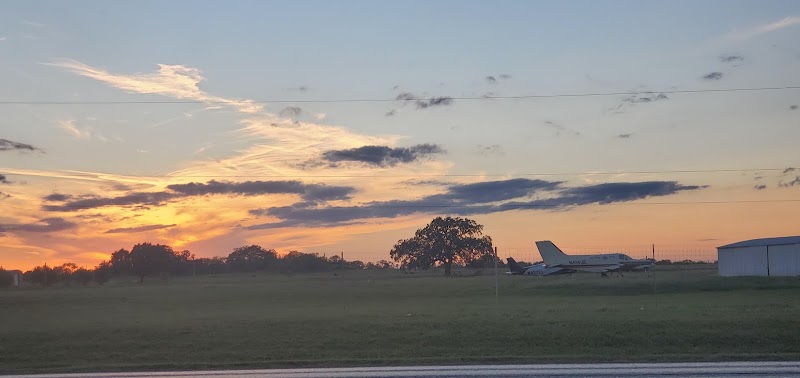 Pleasanton Municipal Airport (PEZ/KPEZ) photo 2