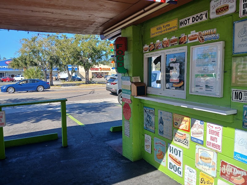 Willy-Yums Hotdogs & More photo 3