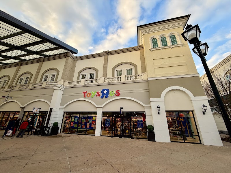 Photo of Toys"R"Us at Tanger Outlets Deer Park