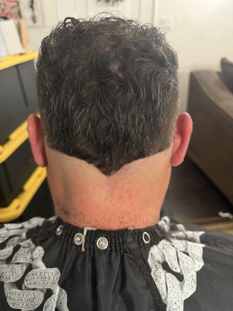 Barber.Chrissy photo 4