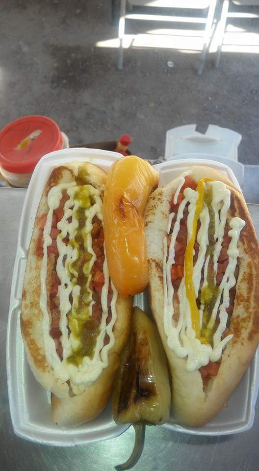Los Ponchos Hot Dogs photo 2