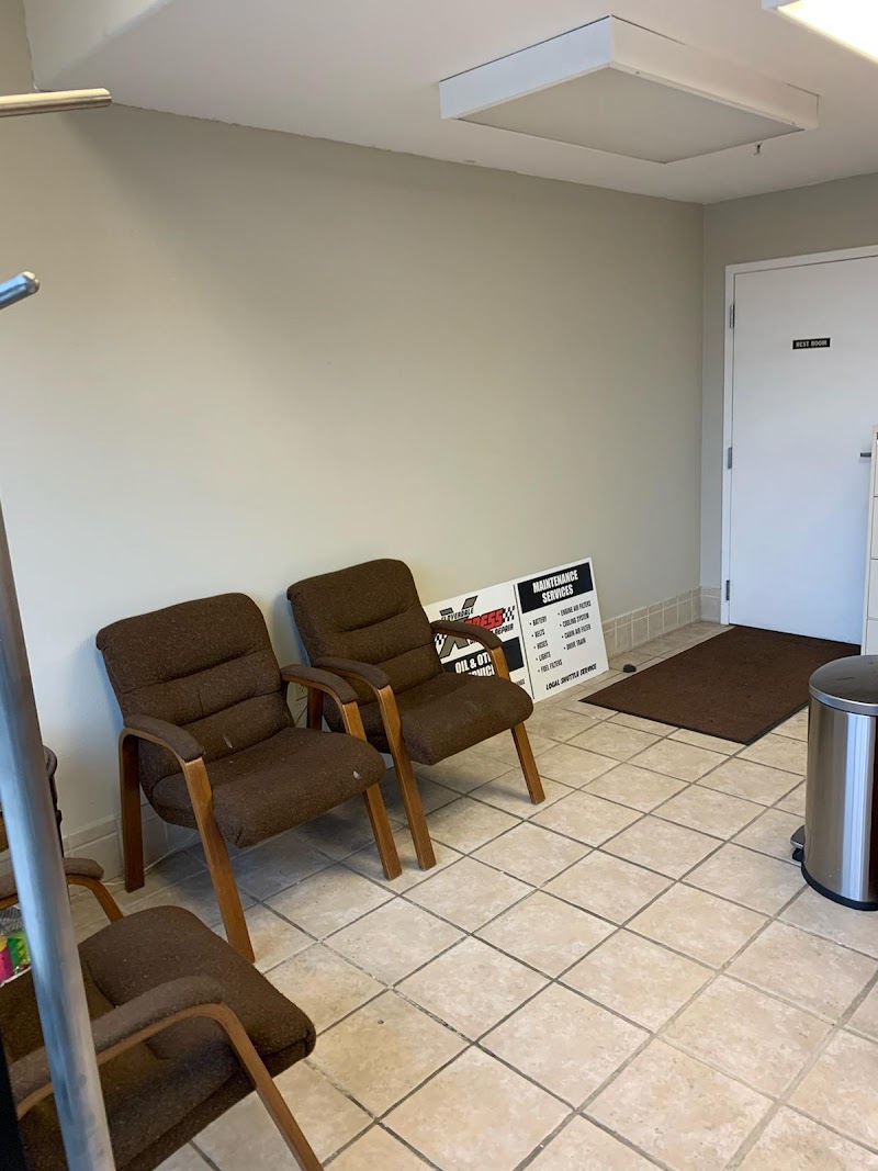 Cloverdale Xpress Oil & Automotive Repair photo 5