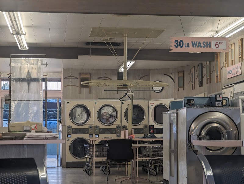 R & J Quick Clean Center photo 3