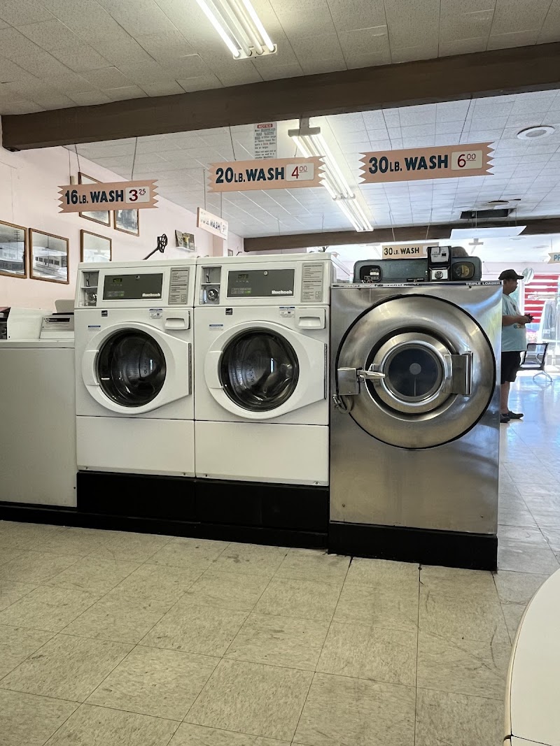Photo of R & J Quick Clean Center