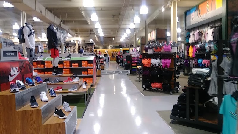 DICK'S Sporting Goods photo 4