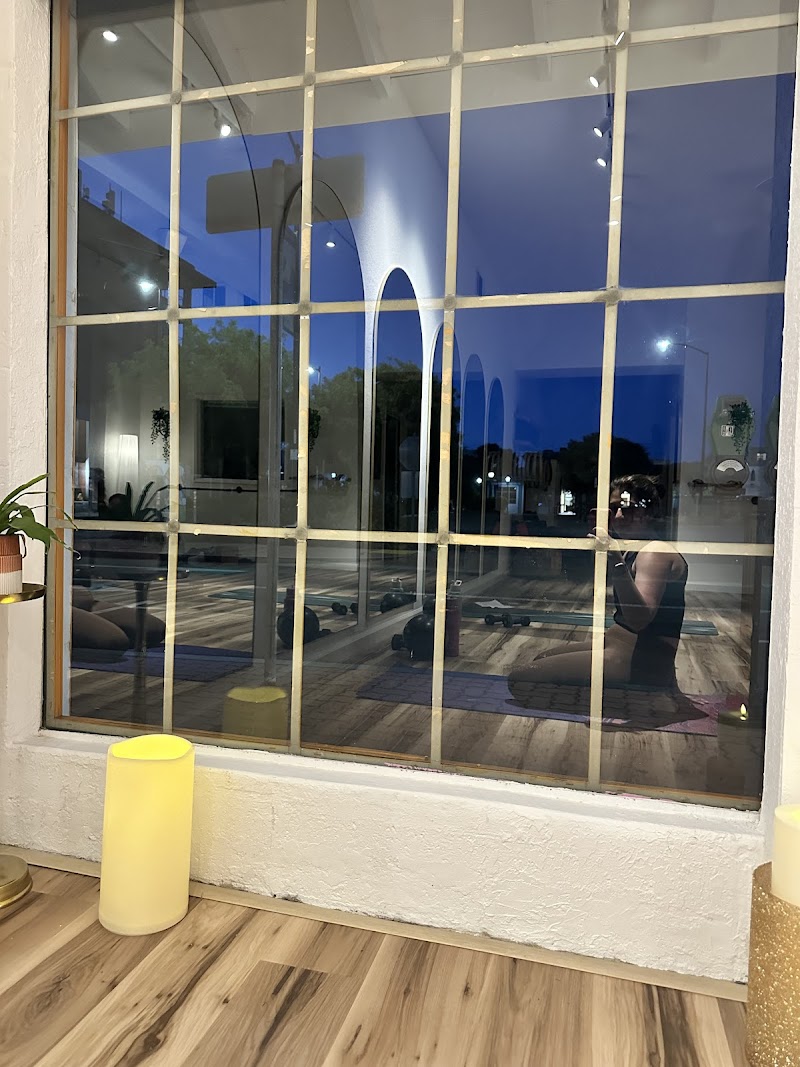 YOGA RISE photo 3