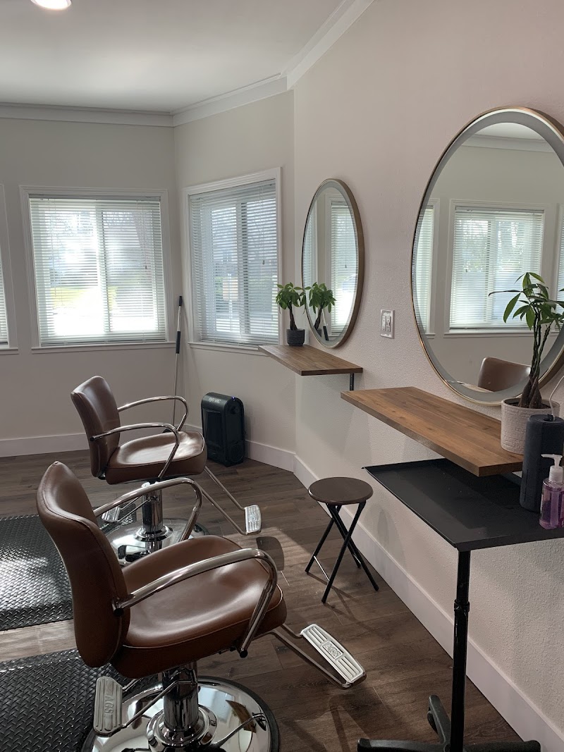 Tamed Mane Parlor photo 2