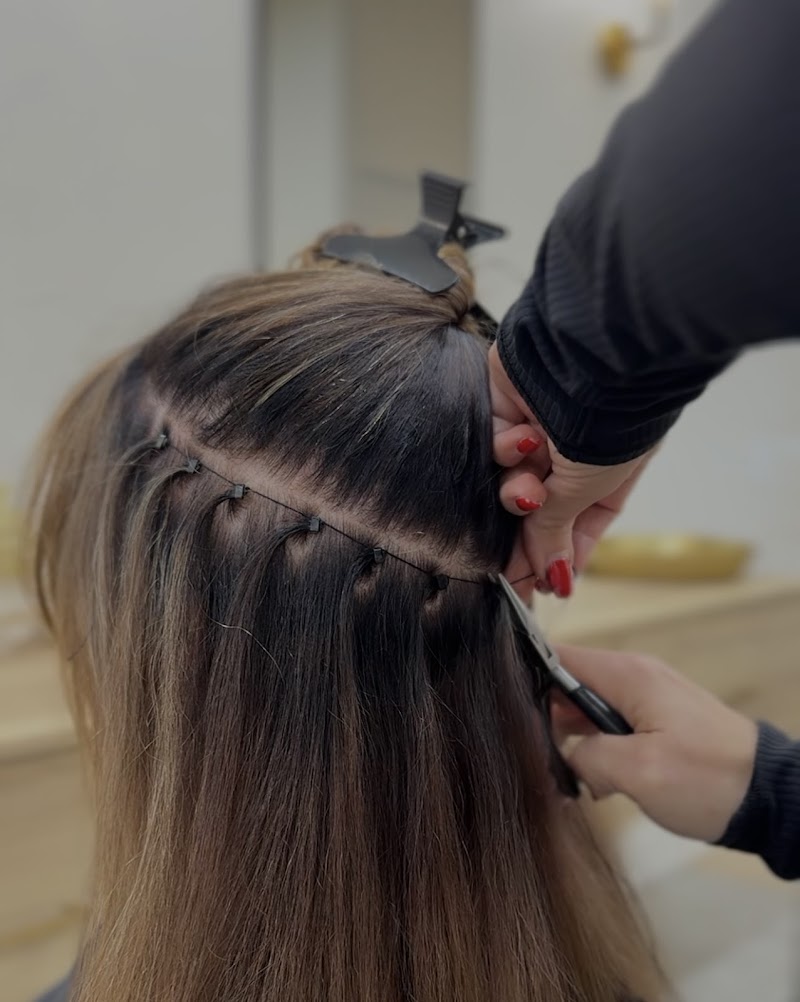 Kinsley + Mane Hair and Extension Lounge photo 5
